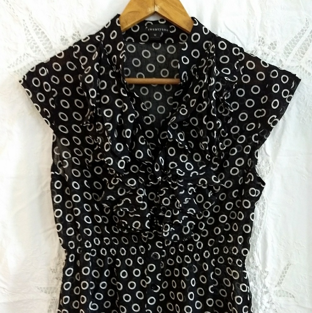 Polkadot ruffle blouse